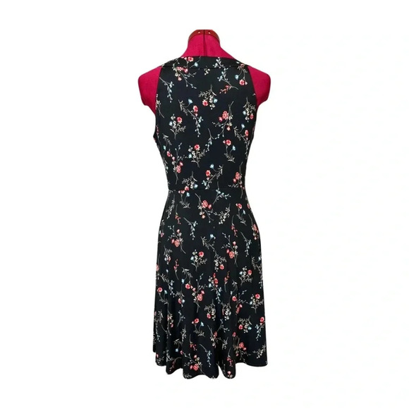 Gilli fit and flare jersey scoop  neck sleeveless floral midi dress - Picture 2 of 5